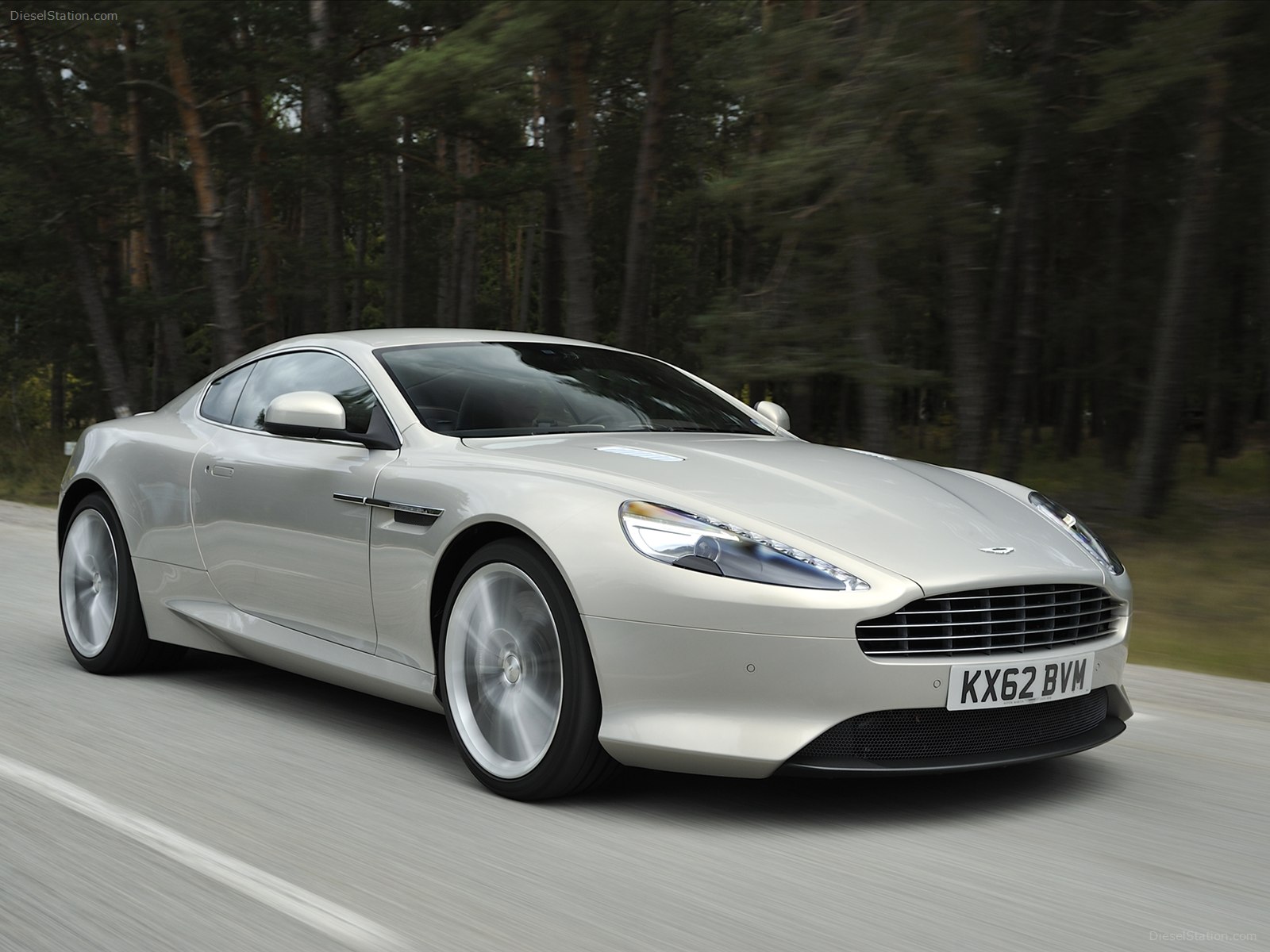 Aston Martin DB9 2013